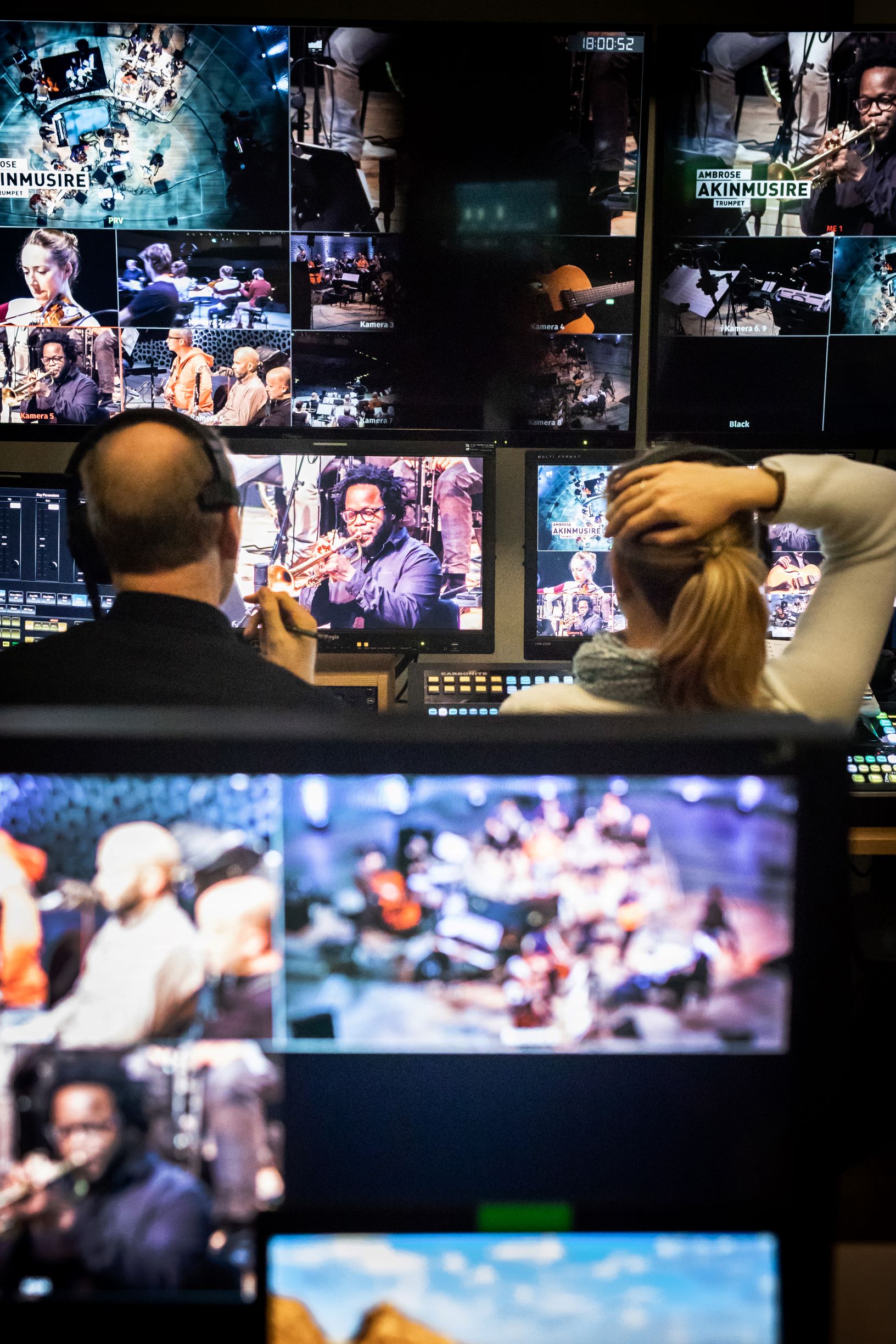 Alles auf dem Schirm: Das Stream-Team hinter den Kulissen © Gesche Jäger Alles auf dem Schirm: Das Stream-Team hinter den Kulissen