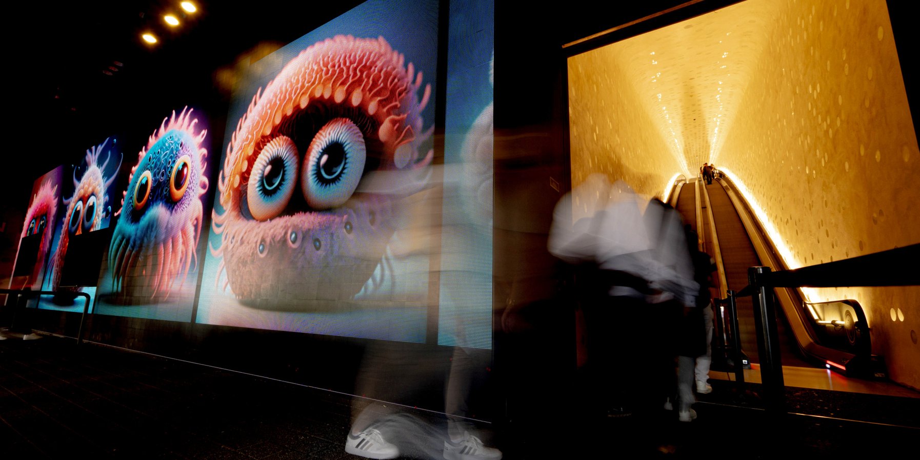 »Beyond the Screens«