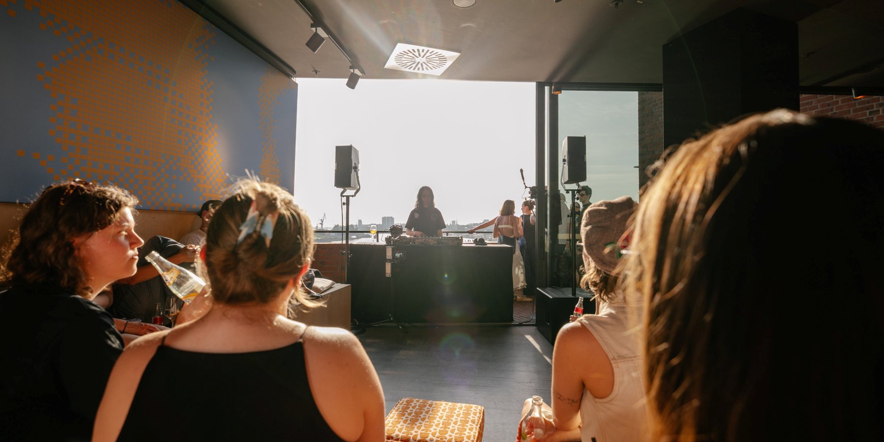 Derrick Gee’s Radio Weekender