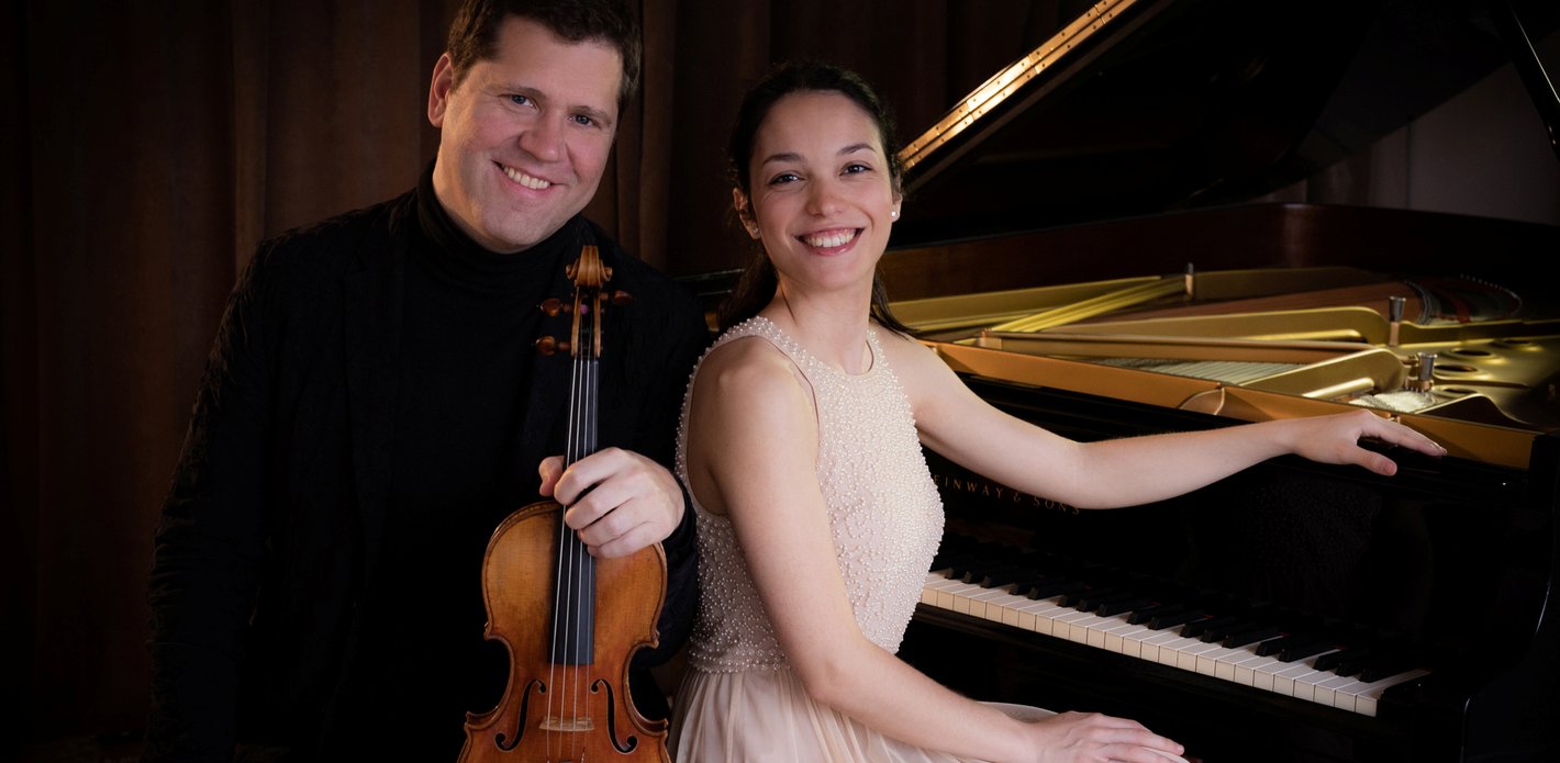 Abel Tomas & Emma Stratton