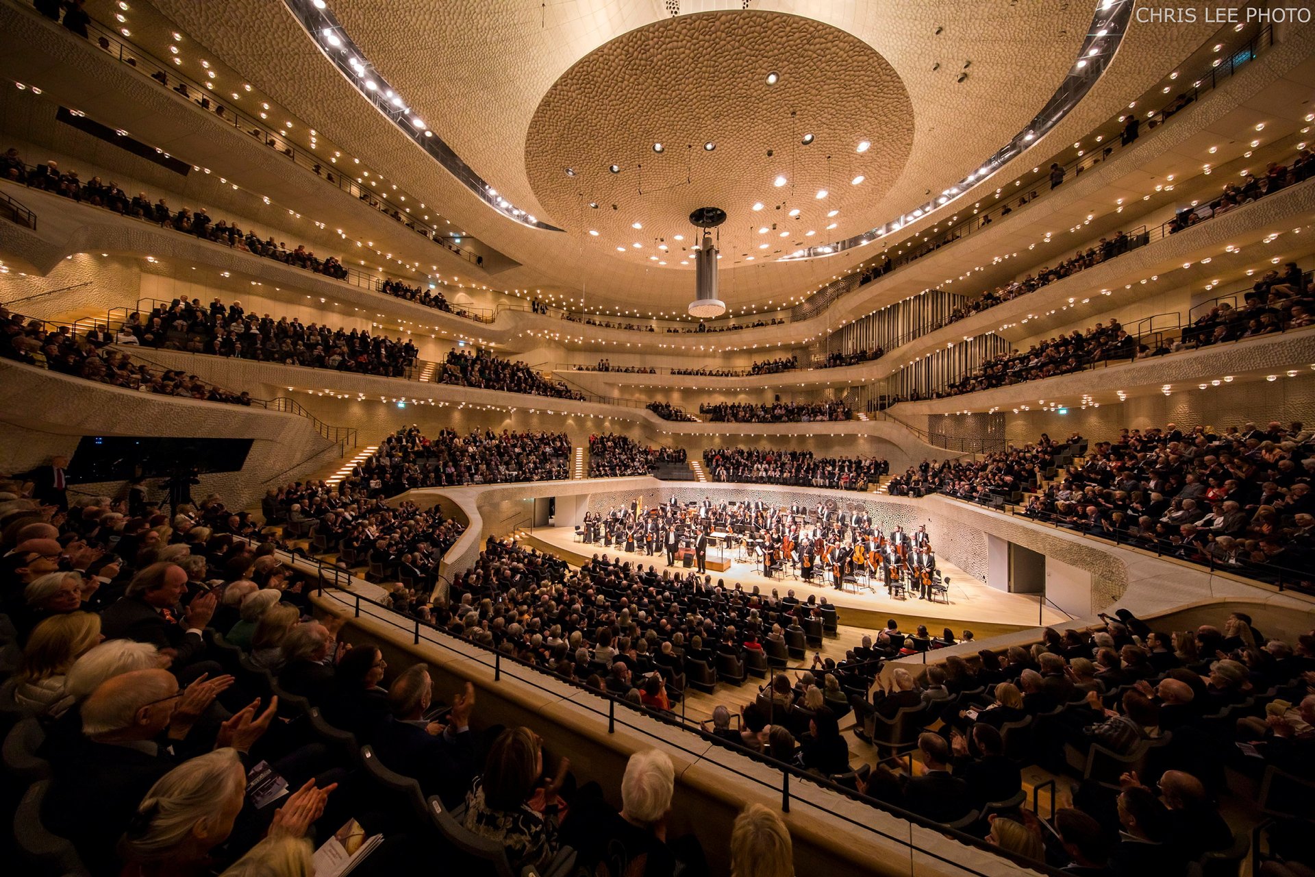 エルプフィルハーモニー・ハンブルク ~ グランド・オープニング・コンサート (Elbphilharmonie Hamburg Das Eroffnungskonzert | Grand Opening Opening Ceremonies for the Elbphilharmonie Hamburg - YouTube