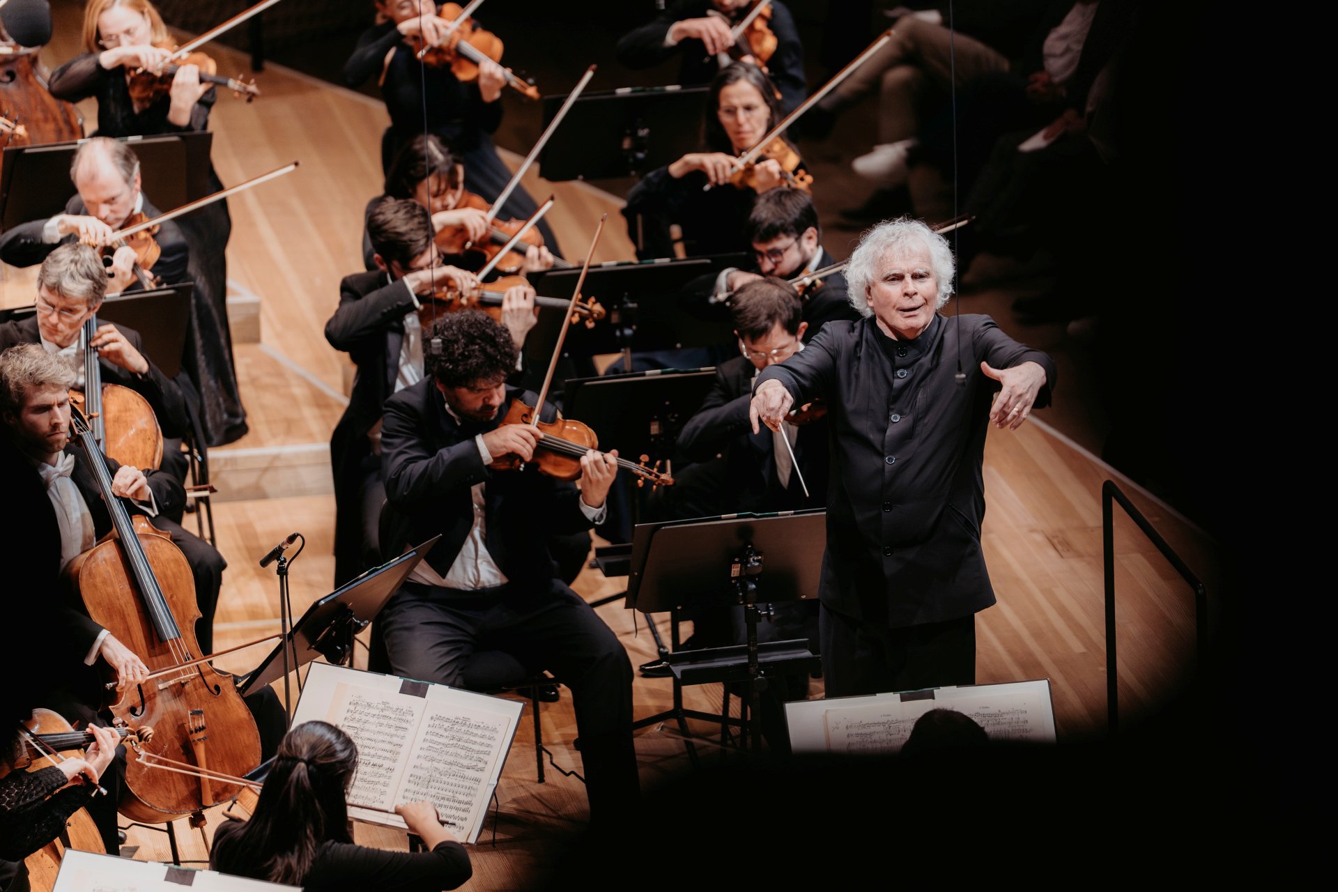 Sir Simon Rattle conducts Mahler - Elbphilharmonie Mediatheque