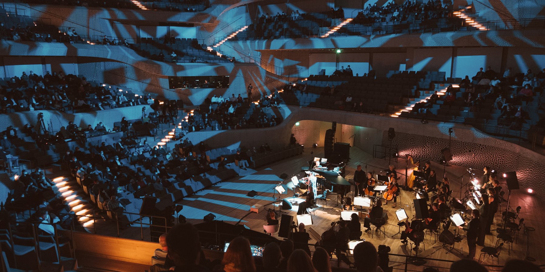 Reflektor Max Richter & Yulia Mahr - Elbphilharmonie Mediatheque