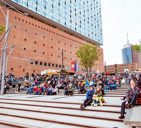 Elbphilharmonie Concerts on Screen