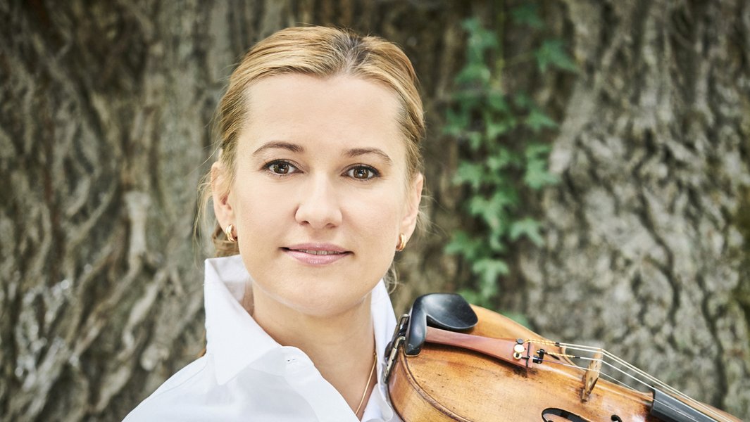 Neuen Philharmonie Hamburg / Maria Solozobova