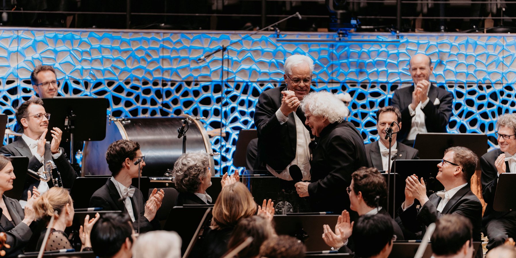 Sir Simon Rattle und Trompeter Hannes Läubin