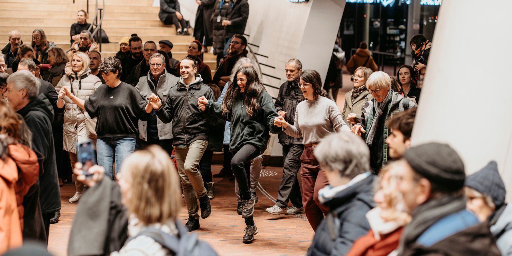 Sardana-Tanz auf der Plaza