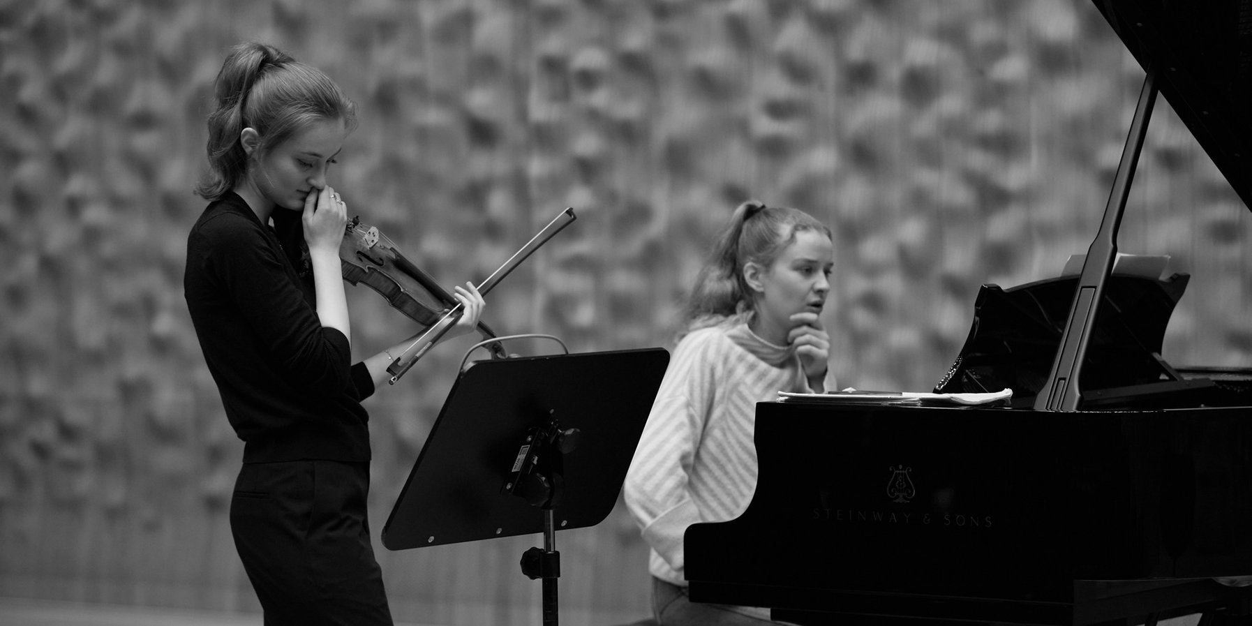 Noa Wildschut & Elisabeth Brauß