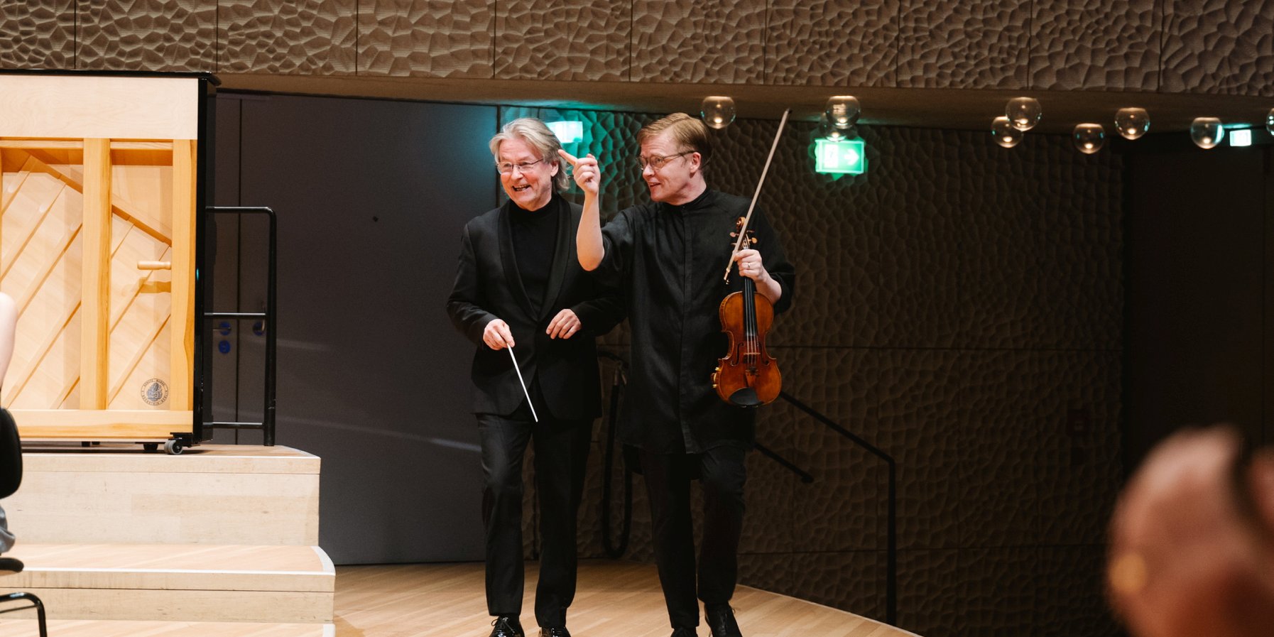 Esa-Pekka Salonen und Pekka Kuusisto (Silvesterkonzert vom NDR Elbphilharmonie Orchester, 31.12.2024)
