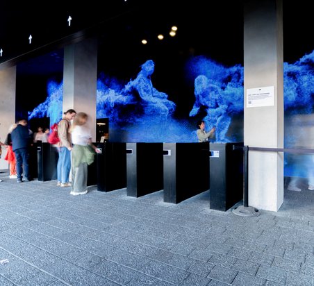 »Beyond the Screens«