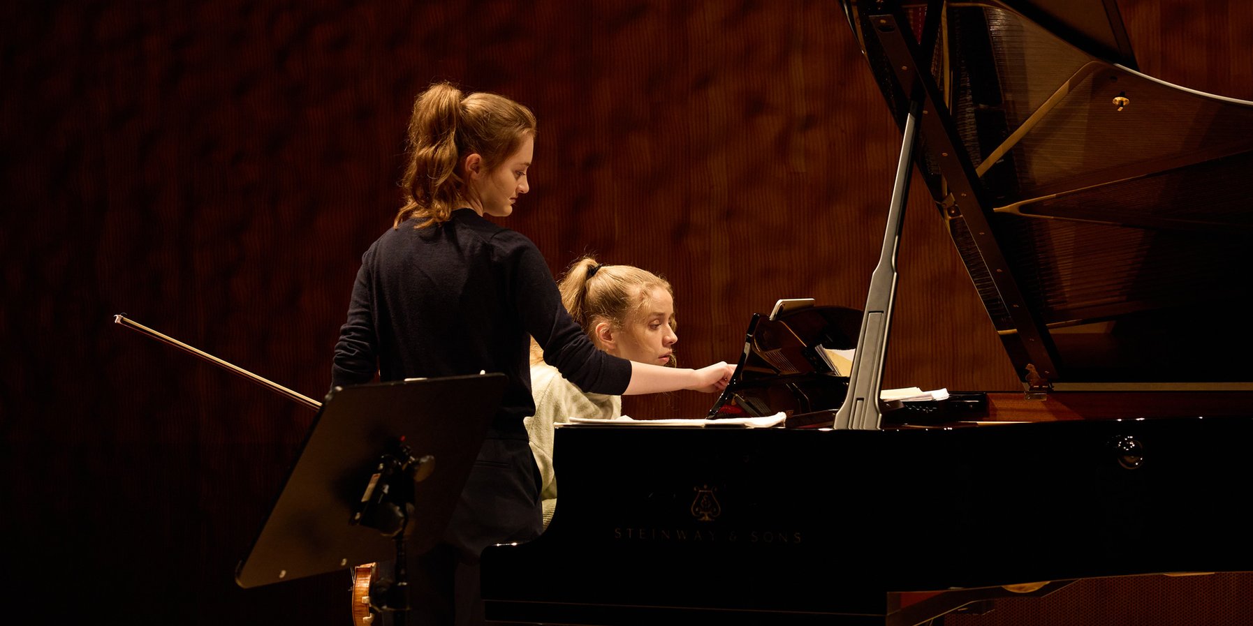 Noa Wildschut & Elisabeth Brauß