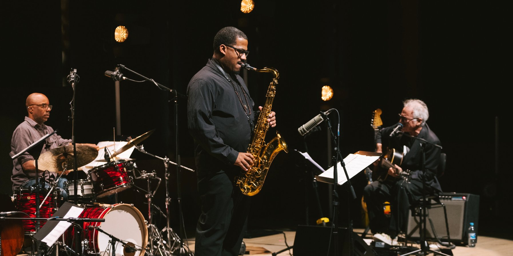 »Hurry Red Telephone«: Chad Taylor, James Brandon Lewis, Marc Ribot