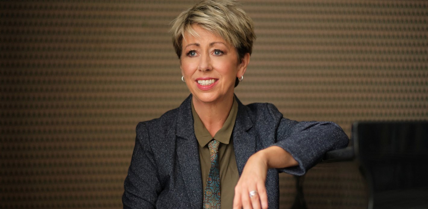 Nikki Iles