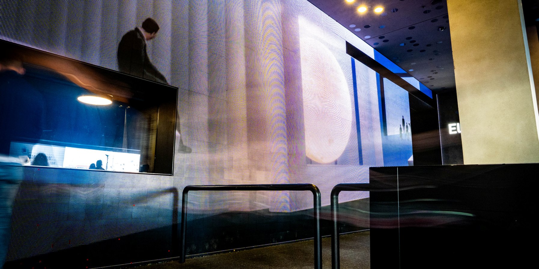 »Beyond the Screens«
