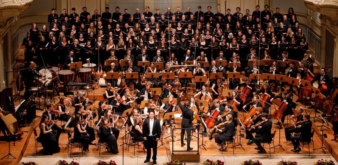 Sinfonieorchester und Kammerchor der Uni Hamburg